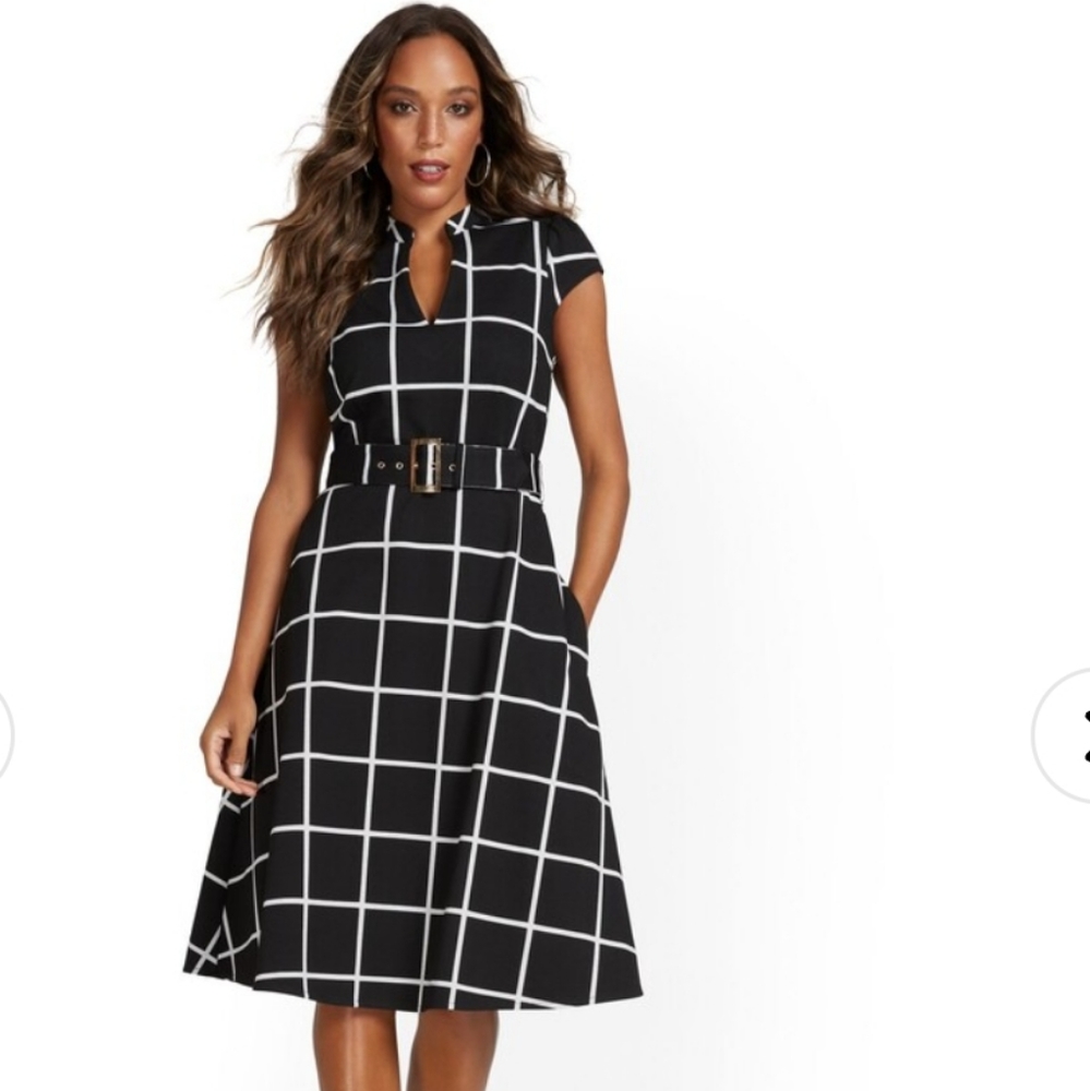 EUC Windowpane-Print Flare Dress - Superflex size XXL black & white